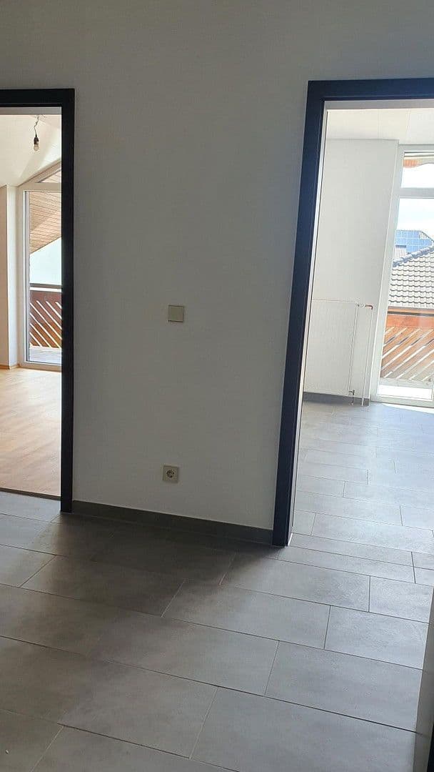 Pronájem bytu 4+1 88 m², Rottenburg am Neckar, Bádensko-Württembersko Pronájem bytu 4+1 88 m², Rottenburg am Neckar, Bádensko-Württembersko