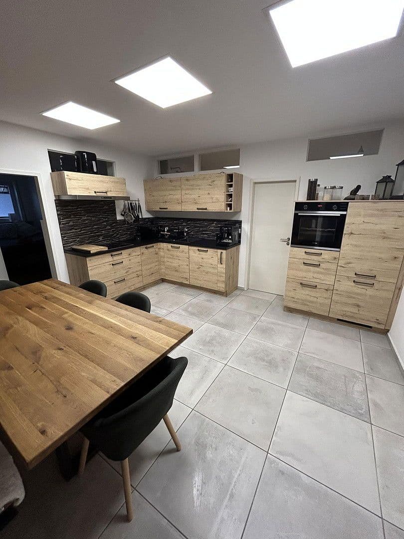 Prodej bytu 2+1 80 m², Mimmingerstr. 5, Hengersberg, Bavorsko Prodej bytu 2+1 80 m², Mimmingerstr. 5, Hengersberg, Bavorsko