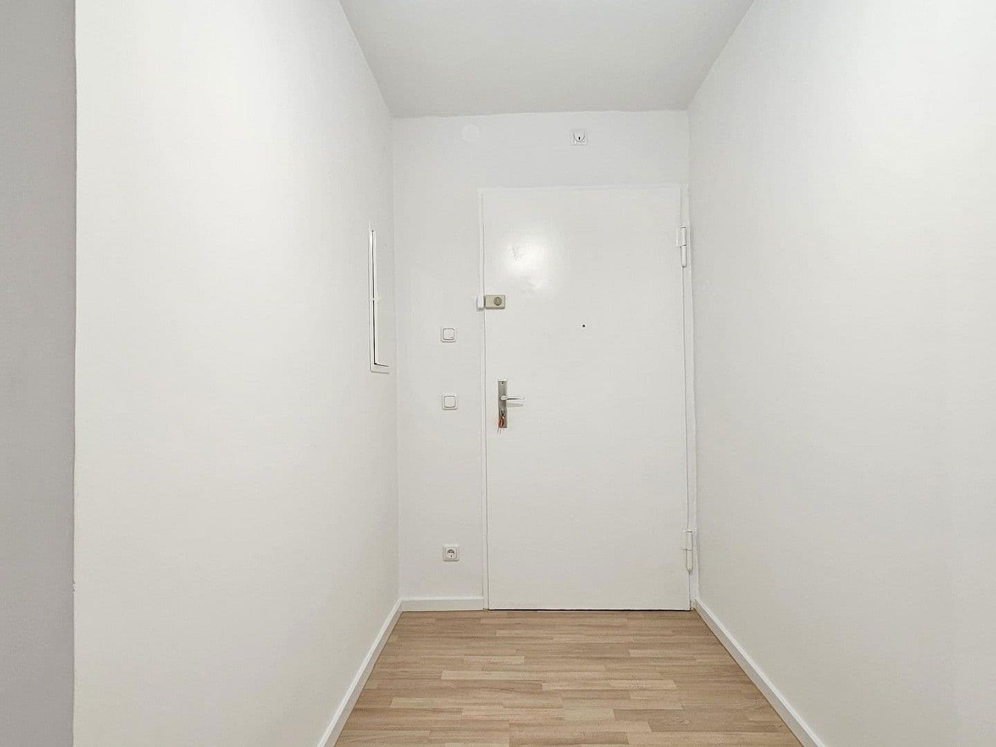 Pronájem bytu 2+1 68 m², Agnes-Bernauer-Straße 73, München, Bavorsko Pronájem bytu 2+1 68 m², Agnes-Bernauer-Straße 73, München, Bavorsko