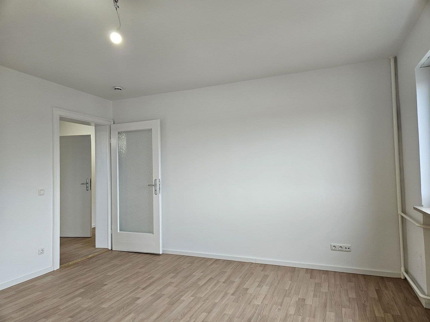 Pronájem bytu 2+1 68 m², Agnes-Bernauer-Straße 73, München, Bavorsko Pronájem bytu 2+1 68 m², Agnes-Bernauer-Straße 73, München, Bavorsko