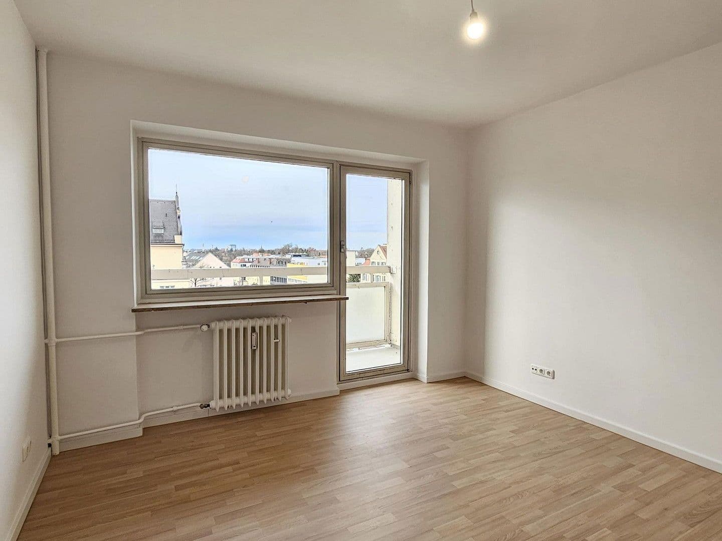 Pronájem bytu 2+1 68 m², Agnes-Bernauer-Straße 73, München, Bavorsko Pronájem bytu 2+1 68 m², Agnes-Bernauer-Straße 73, München, Bavorsko