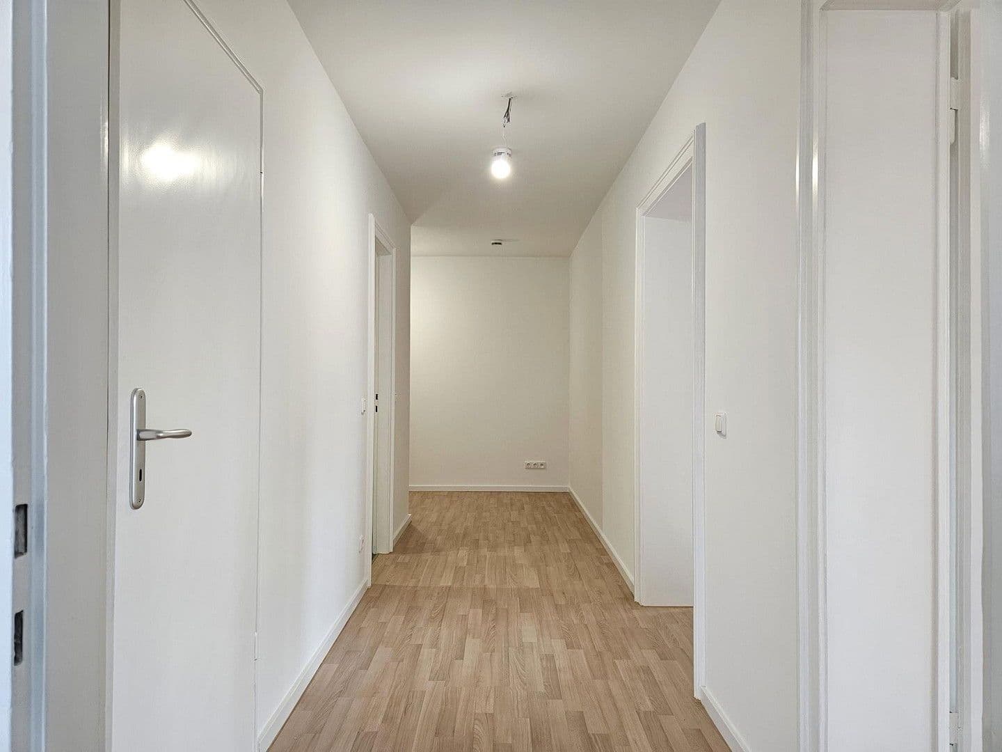 Pronájem bytu 2+1 68 m², Agnes-Bernauer-Straße 73, München, Bavorsko Pronájem bytu 2+1 68 m², Agnes-Bernauer-Straße 73, München, Bavorsko