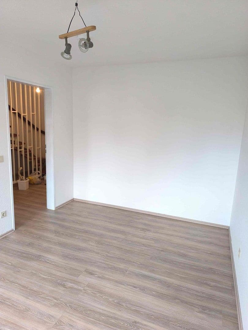 Pronájem bytu 3+1 53 m², Gartenstr. 56, Eschweiler, Severní Porýní-Vestfálsko Pronájem bytu 3+1 53 m², Gartenstr. 56, Eschweiler, Severní Porýní-Vestfálsko