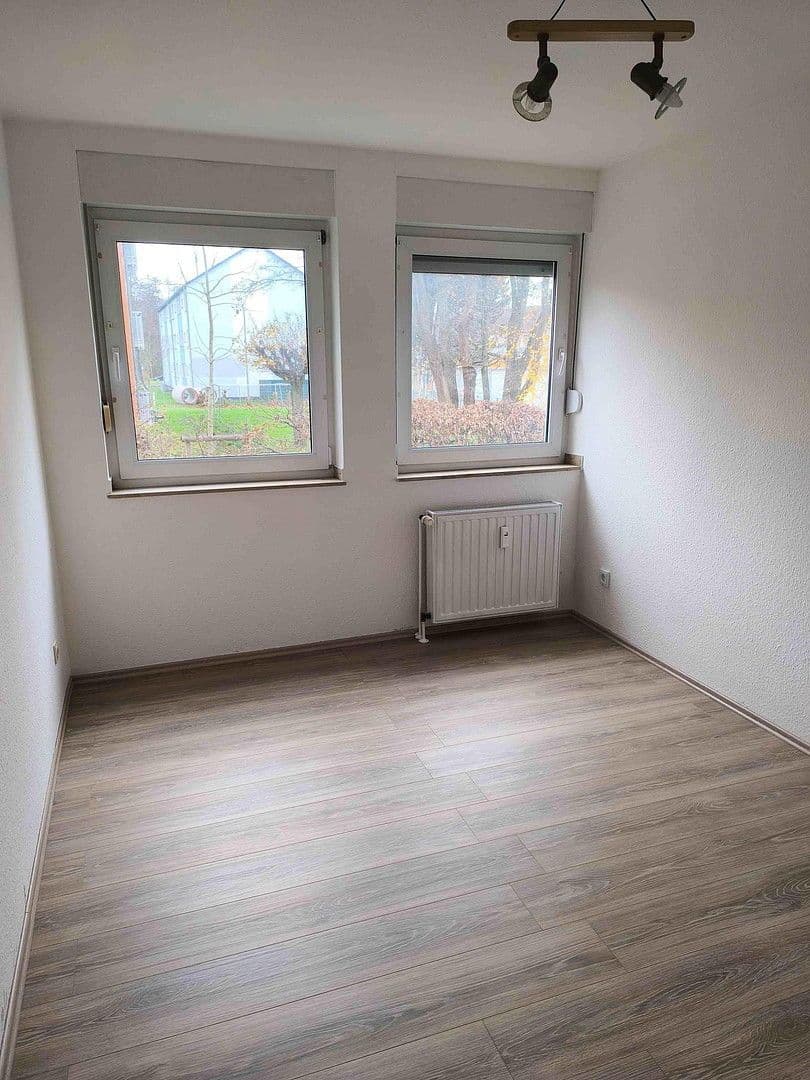 Pronájem bytu 3+1 53 m², Gartenstr. 56, Eschweiler, Severní Porýní-Vestfálsko Pronájem bytu 3+1 53 m², Gartenstr. 56, Eschweiler, Severní Porýní-Vestfálsko