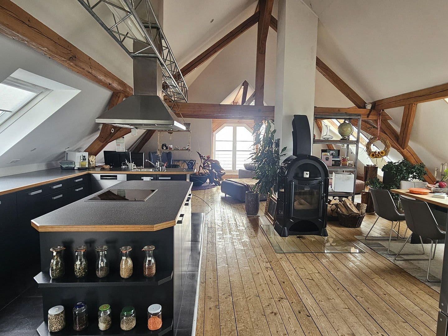 Pronájem bytu 3+1 120 m², Müllergasse 1, Geislingen, Bádensko-Württembersko Pronájem bytu 3+1 120 m², Müllergasse 1, Geislingen, Bádensko-Württembersko