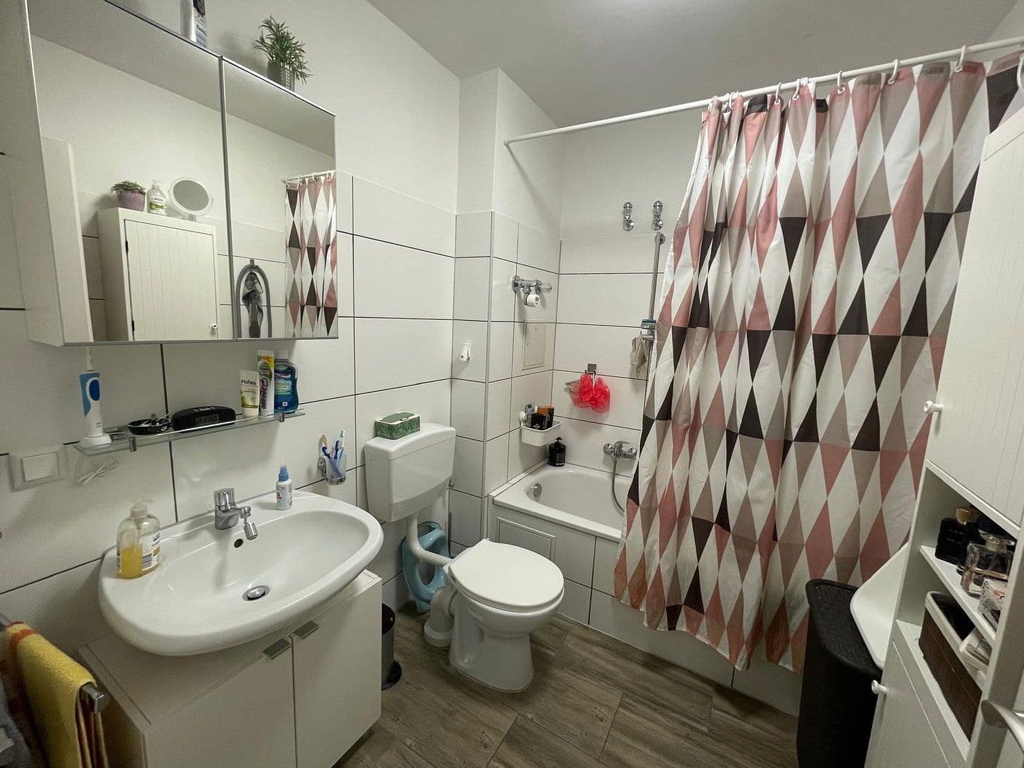 Pronájem bytu 3+1 70 m², Königsberger Straße 2a, Germersheim, Porýní-Falc Pronájem bytu 3+1 70 m², Königsberger Straße 2a, Germersheim, Porýní-Falc