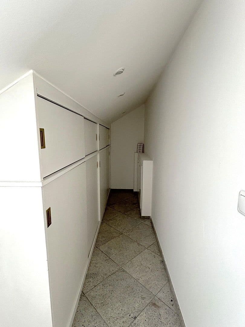 Pronájem bytu 2+1 63 m², Ellingerweg 98, München, Bavorsko Pronájem bytu 2+1 63 m², Ellingerweg 98, München, Bavorsko