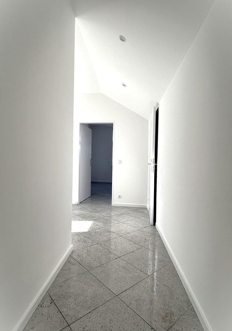 Pronájem bytu 2+1 63 m², Ellingerweg 98, München, Bavorsko Pronájem bytu 2+1 63 m², Ellingerweg 98, München, Bavorsko