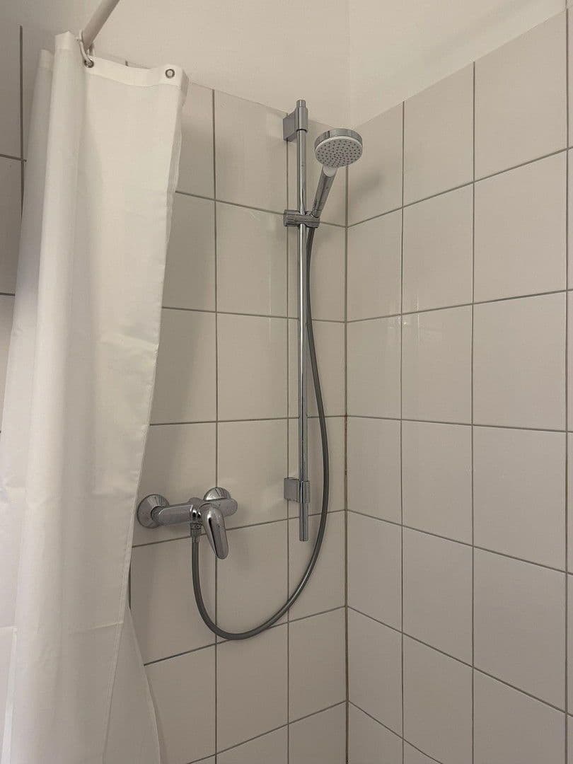 Pronájem bytu 1+1 34 m², Breuerstraße, Köln, Severní Porýní-Vestfálsko Pronájem bytu 1+1 34 m², Breuerstraße, Köln, Severní Porýní-Vestfálsko