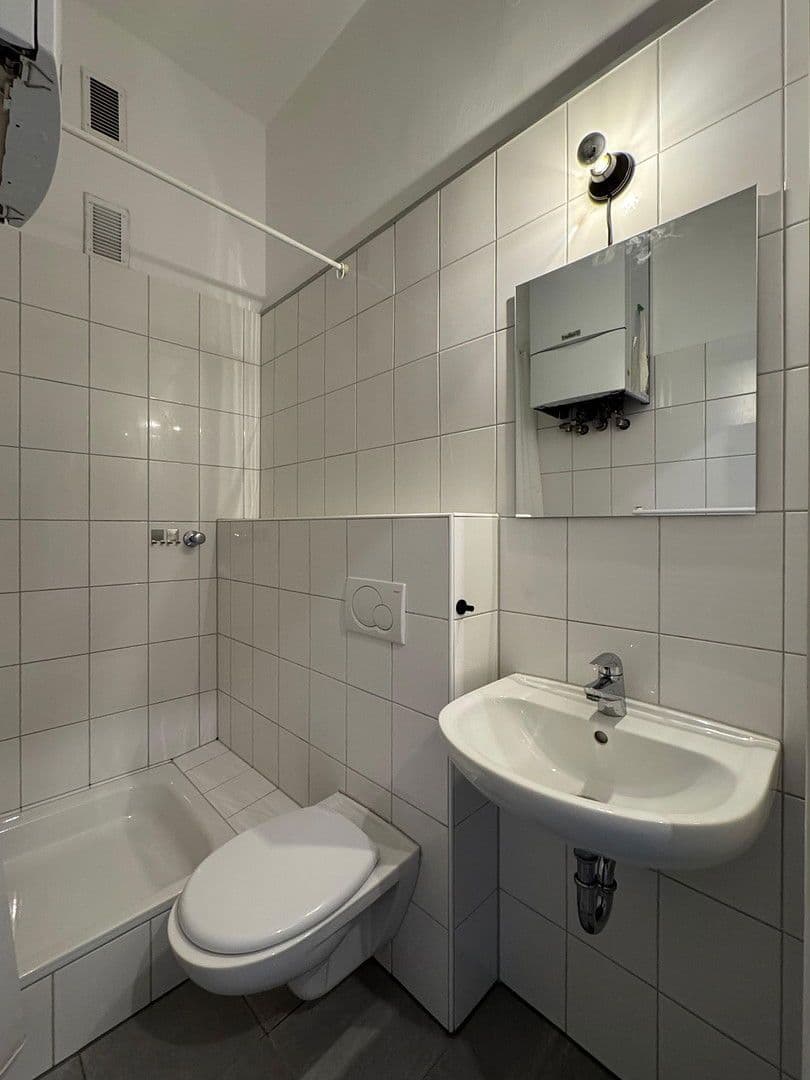 Pronájem bytu 1+1 34 m², Breuerstraße, Köln, Severní Porýní-Vestfálsko Pronájem bytu 1+1 34 m², Breuerstraße, Köln, Severní Porýní-Vestfálsko