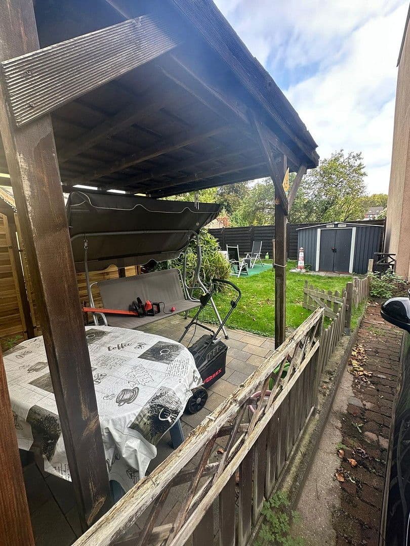 Pronájem domu 65 m², pozemek 107 m², Katharinenstraße 73, Oberhausen, Severní Porýní-Vestfálsko Pronájem domu 65 m², pozemek 107 m², Katharinenstraße 73, Oberhausen, Severní Porýní-Vestfálsko