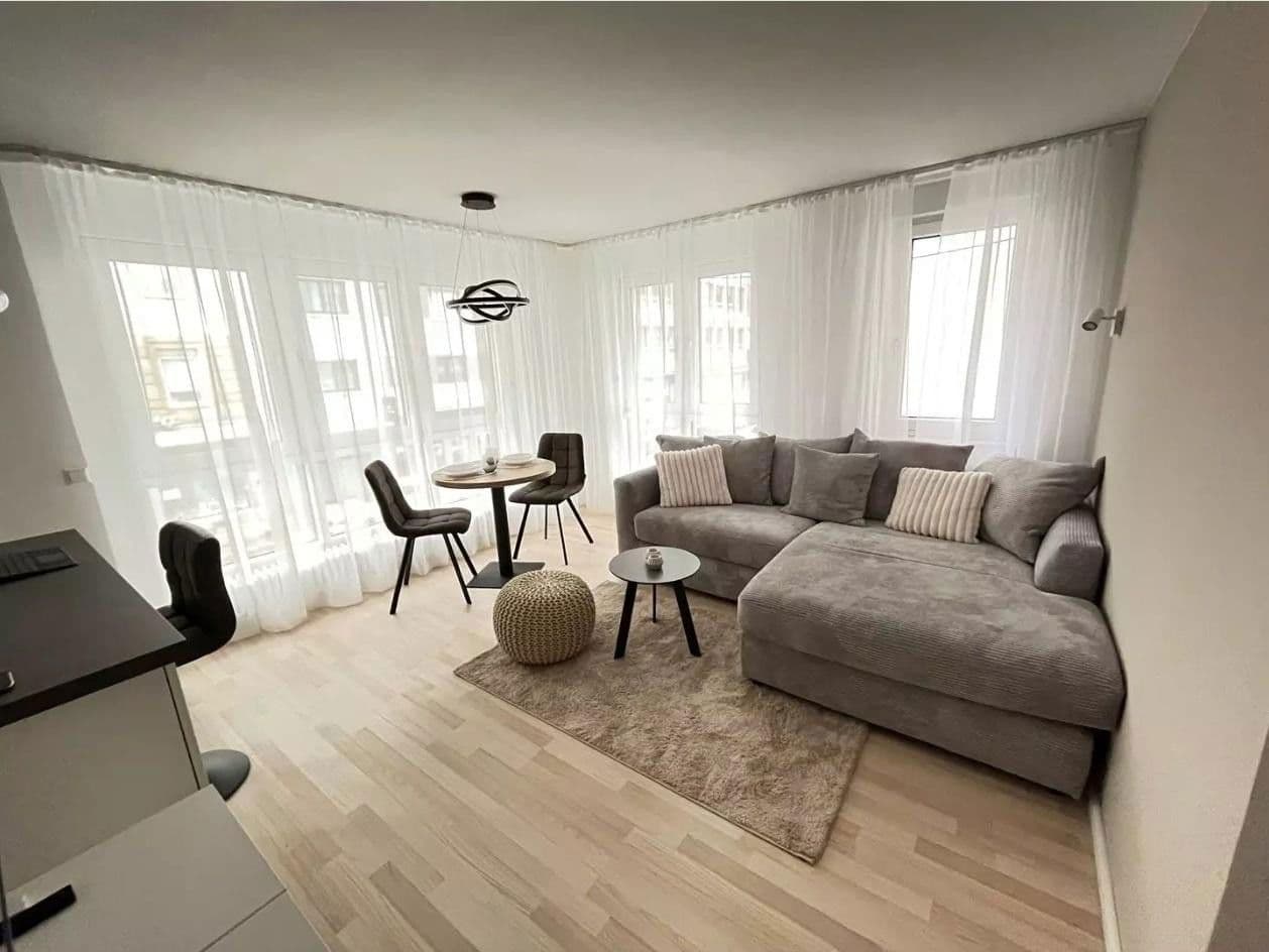 Pronájem bytu 2+1 40 m², Stuttgart, Bádensko-Württembersko Pronájem bytu 2+1 40 m², Stuttgart, Bádensko-Württembersko