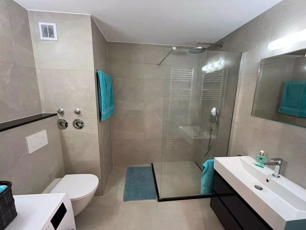 Pronájem bytu 2+1 40 m², Stuttgart, Bádensko-Württembersko Pronájem bytu 2+1 40 m², Stuttgart, Bádensko-Württembersko