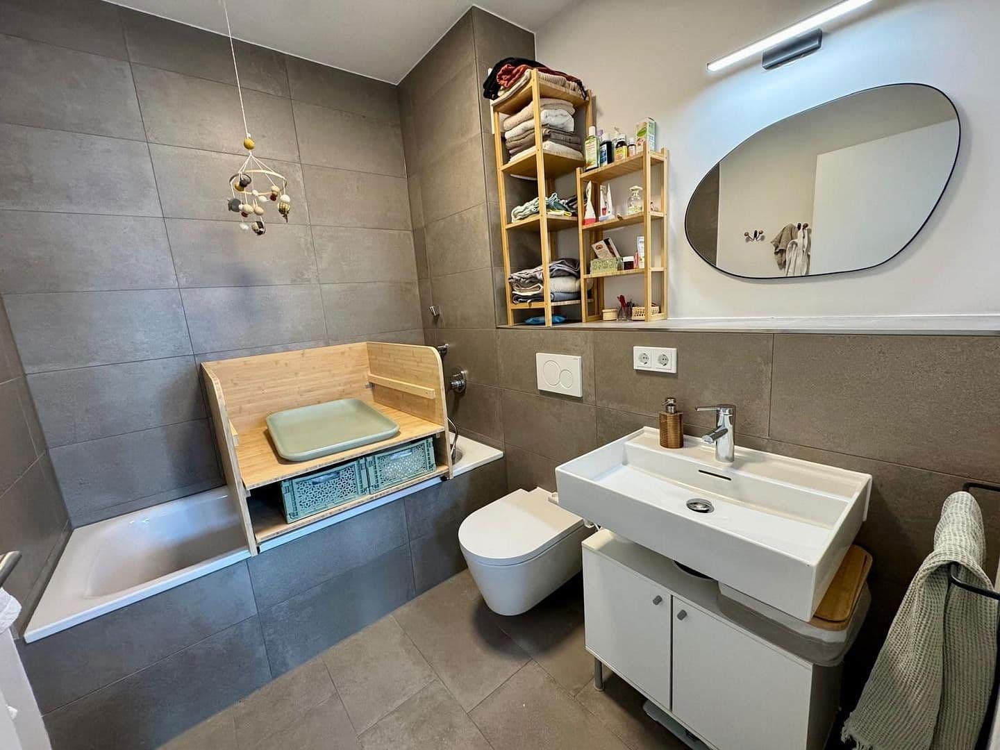 Prodej bytu 3+1 78 m², Angela-Molitoirs-Platz, München, Bavorsko Prodej bytu 3+1 78 m², Angela-Molitoirs-Platz, München, Bavorsko