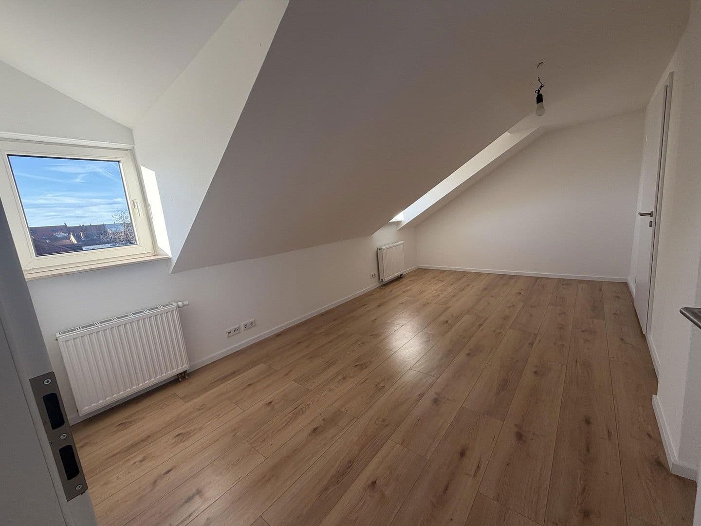 Pronájem bytu 4+1 119 m², Pirckheimerstraße, Nürnberg, Bavorsko Pronájem bytu 4+1 119 m², Pirckheimerstraße, Nürnberg, Bavorsko