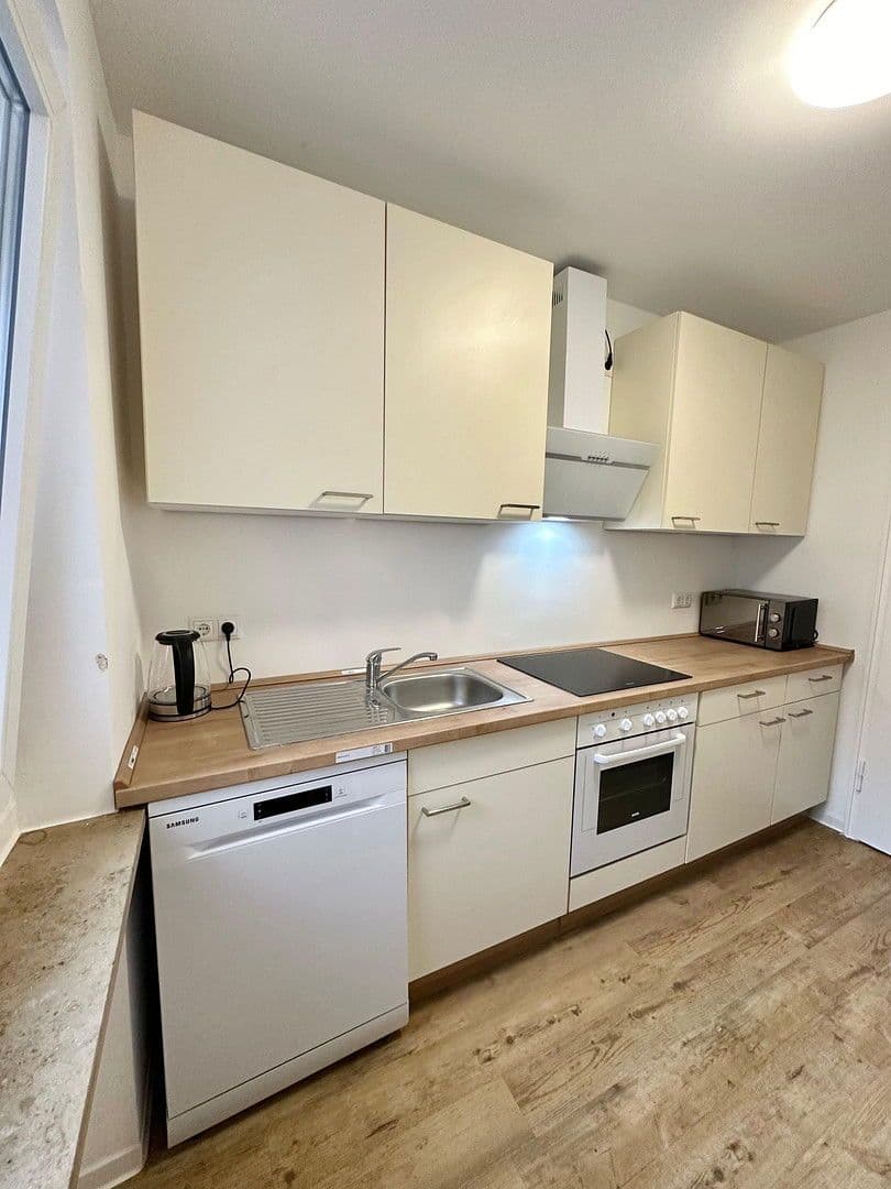 Pronájem bytu 110 m², Euler-Chelpin-Str, Augsburg, Bavorsko Pronájem bytu 110 m², Euler-Chelpin-Str, Augsburg, Bavorsko