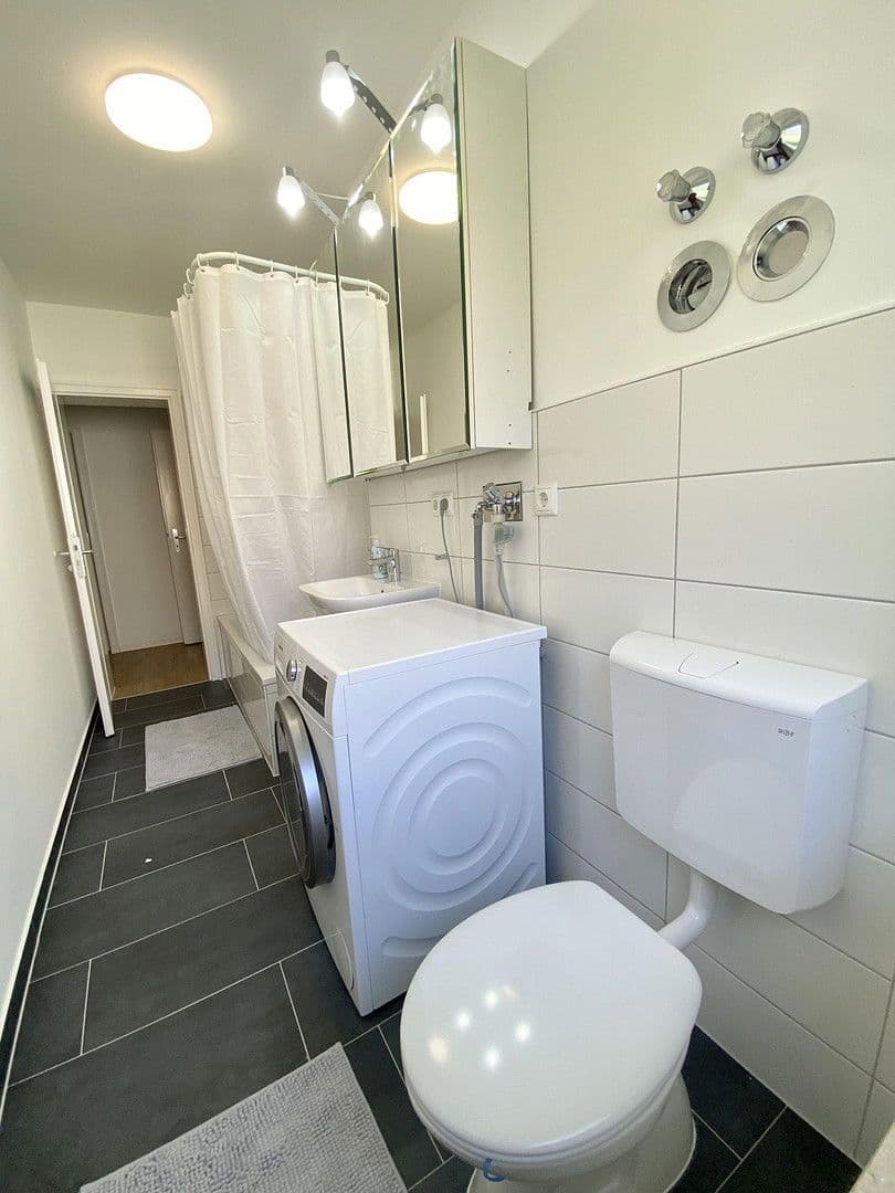 Pronájem bytu 110 m², Euler-Chelpin-Str, Augsburg, Bavorsko Pronájem bytu 110 m², Euler-Chelpin-Str, Augsburg, Bavorsko