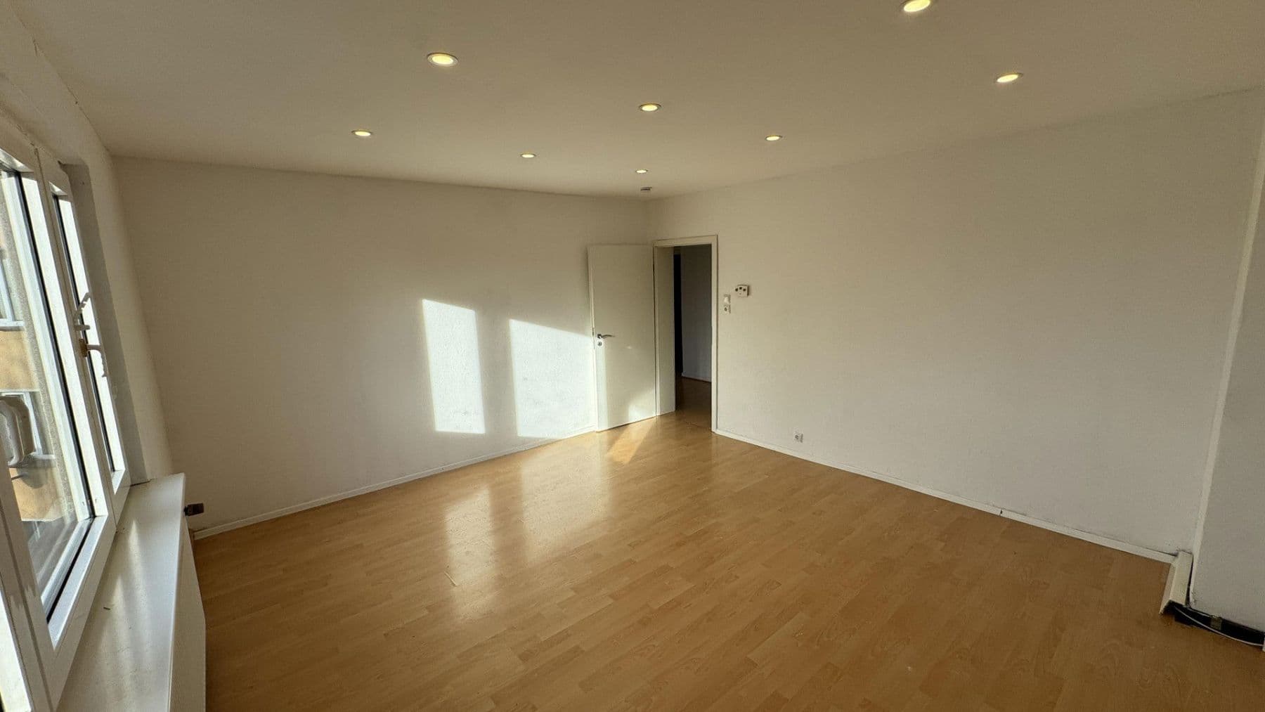 Pronájem bytu 3+1 64 m², Moers, Severní Porýní-Vestfálsko Pronájem bytu 3+1 64 m², Moers, Severní Porýní-Vestfálsko