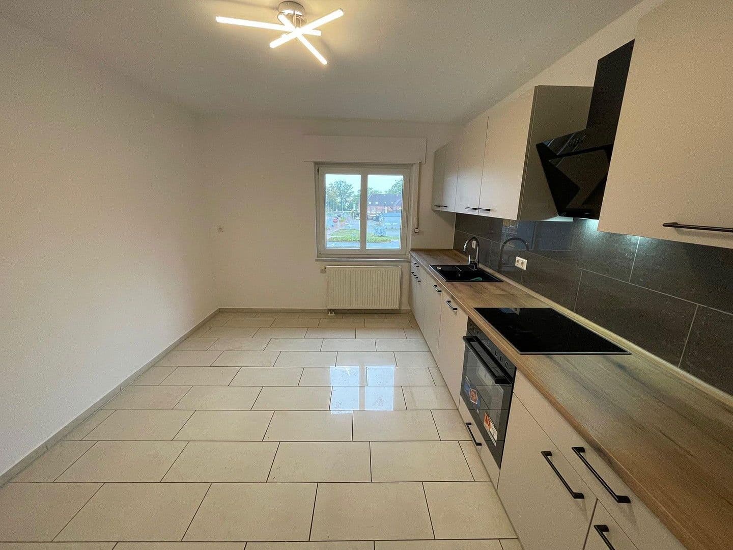 Pronájem bytu 3+1 98 m², Bremer Straße 2, Löningen, Dolní Sasko Pronájem bytu 3+1 98 m², Bremer Straße 2, Löningen, Dolní Sasko