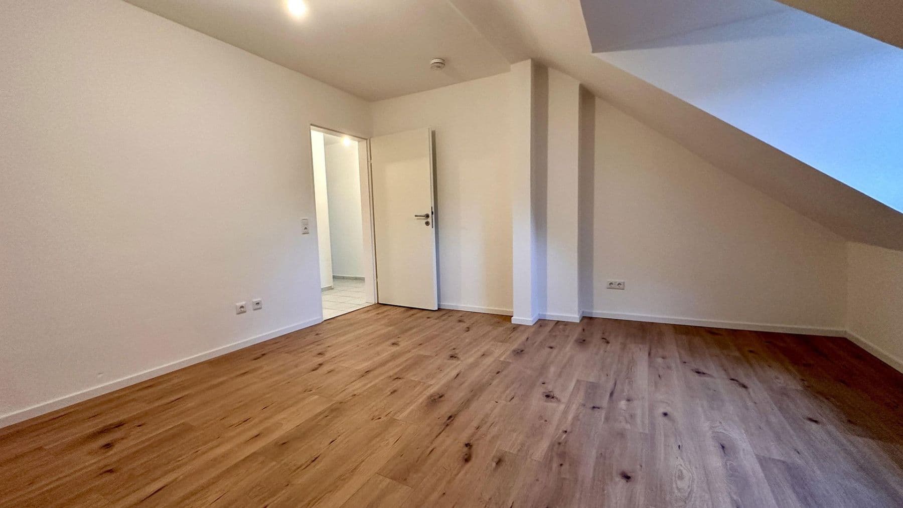 Pronájem bytu 2+1 52 m², Kiel, Šlesvicko-Holštýnsko Pronájem bytu 2+1 52 m², Kiel, Šlesvicko-Holštýnsko