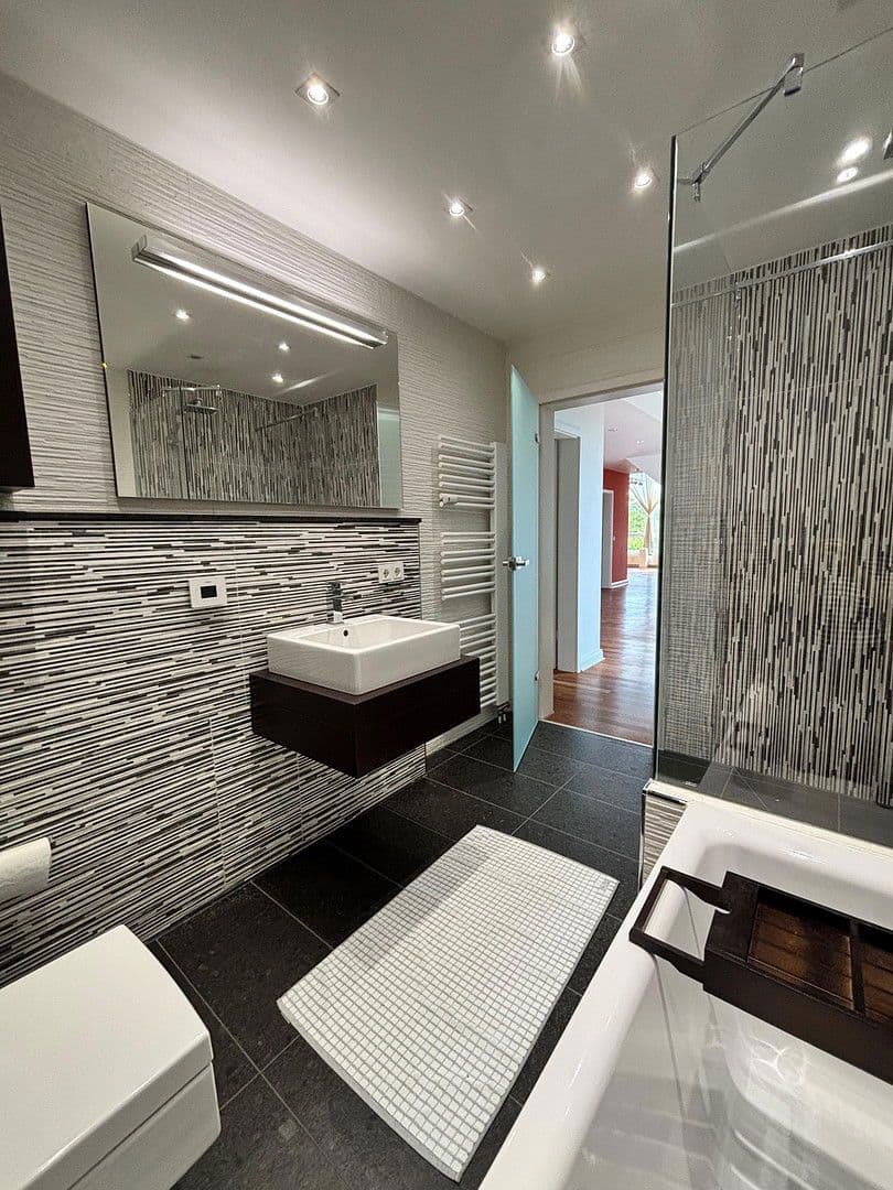 Prodej bytu 5+1 143 m², Essen, Severní Porýní-Vestfálsko Prodej bytu 5+1 143 m², Essen, Severní Porýní-Vestfálsko