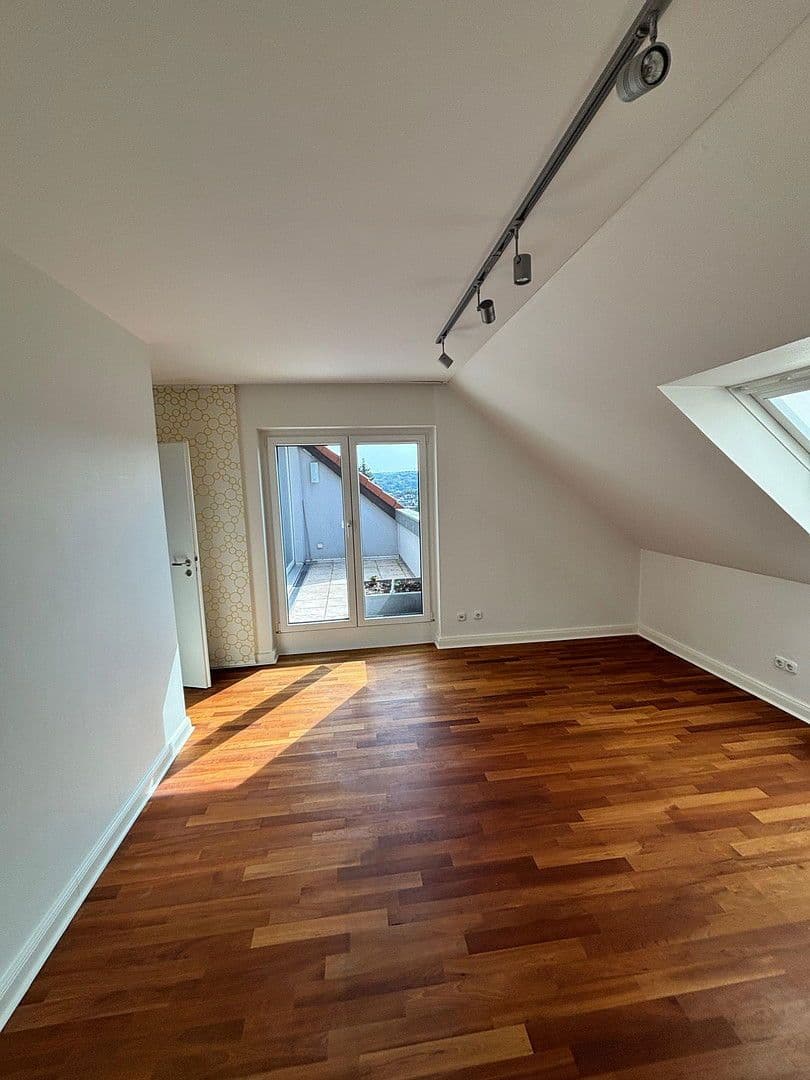 Prodej bytu 5+1 143 m², Essen, Severní Porýní-Vestfálsko Prodej bytu 5+1 143 m², Essen, Severní Porýní-Vestfálsko