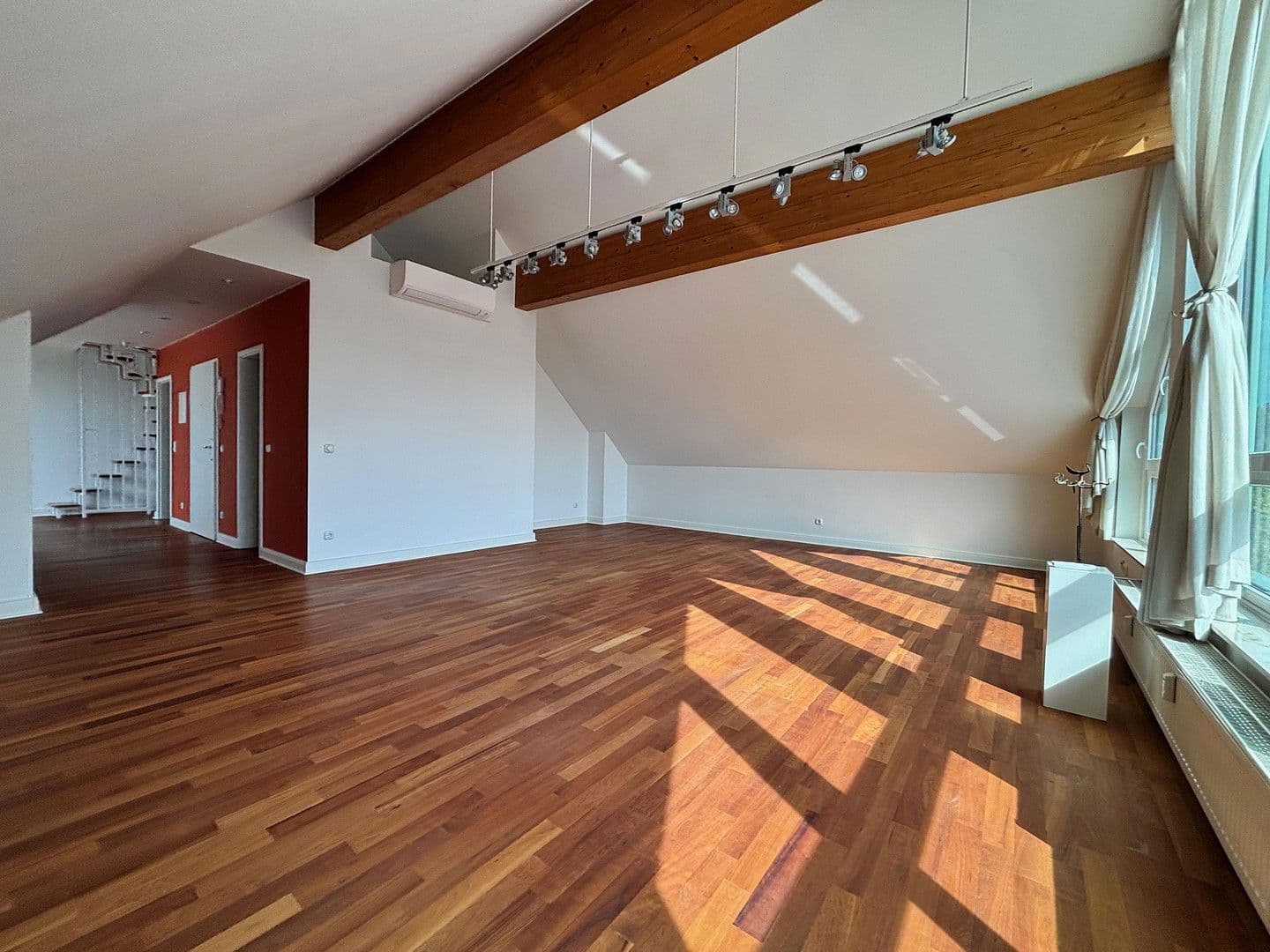 Prodej bytu 5+1 143 m², Essen, Severní Porýní-Vestfálsko Prodej bytu 5+1 143 m², Essen, Severní Porýní-Vestfálsko