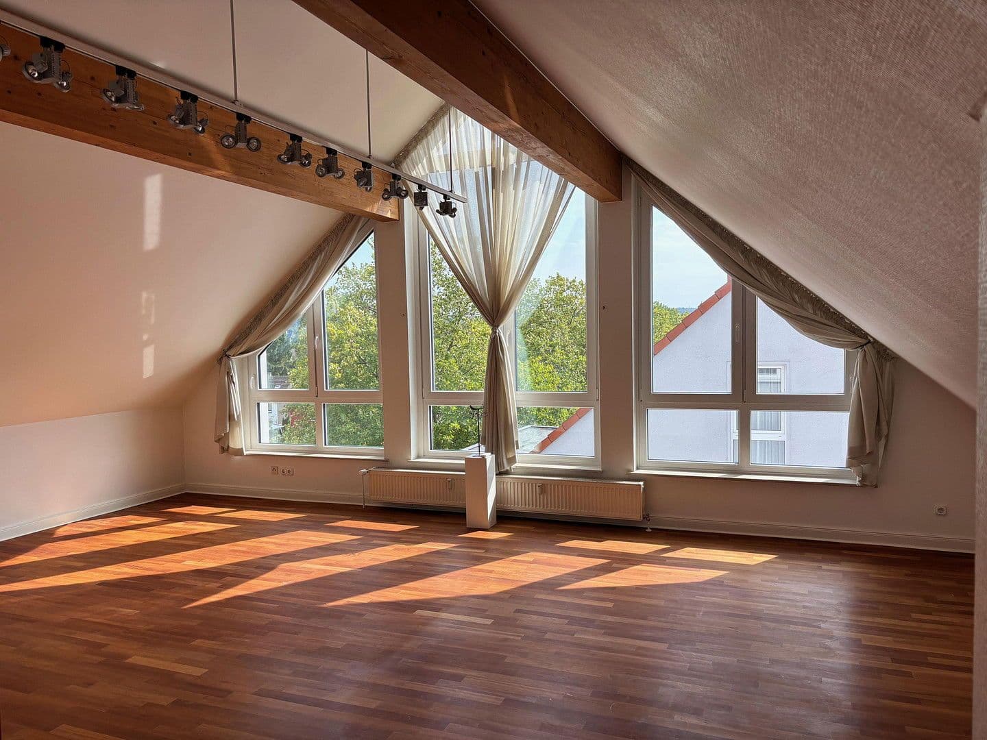 Prodej bytu 5+1 143 m², Essen, Severní Porýní-Vestfálsko Prodej bytu 5+1 143 m², Essen, Severní Porýní-Vestfálsko