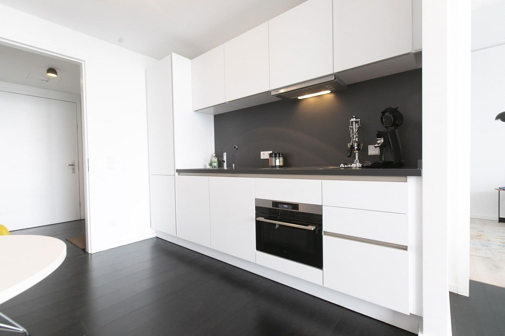 Pronájem bytu 2+1 57 m², Europa Allee 2, Frankfurt, Hessen Pronájem bytu 2+1 57 m², Europa Allee 2, Frankfurt, Hessen