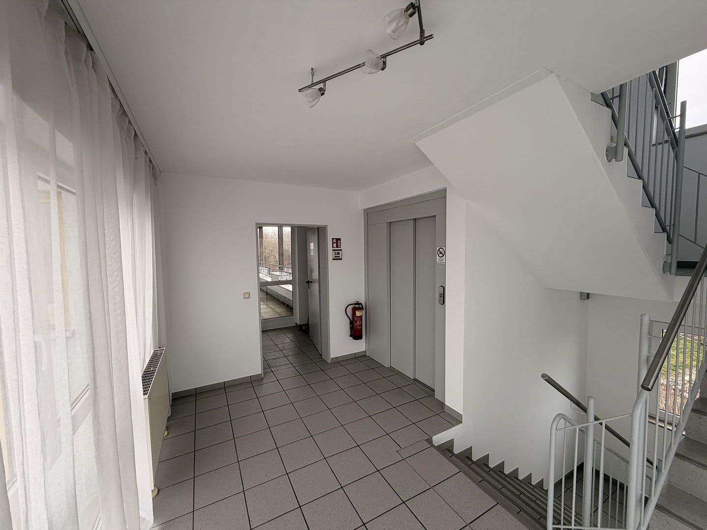 Pronájem kanceláře 190 m², Bellenberg, Bavorsko Pronájem kanceláře 190 m², Bellenberg, Bavorsko