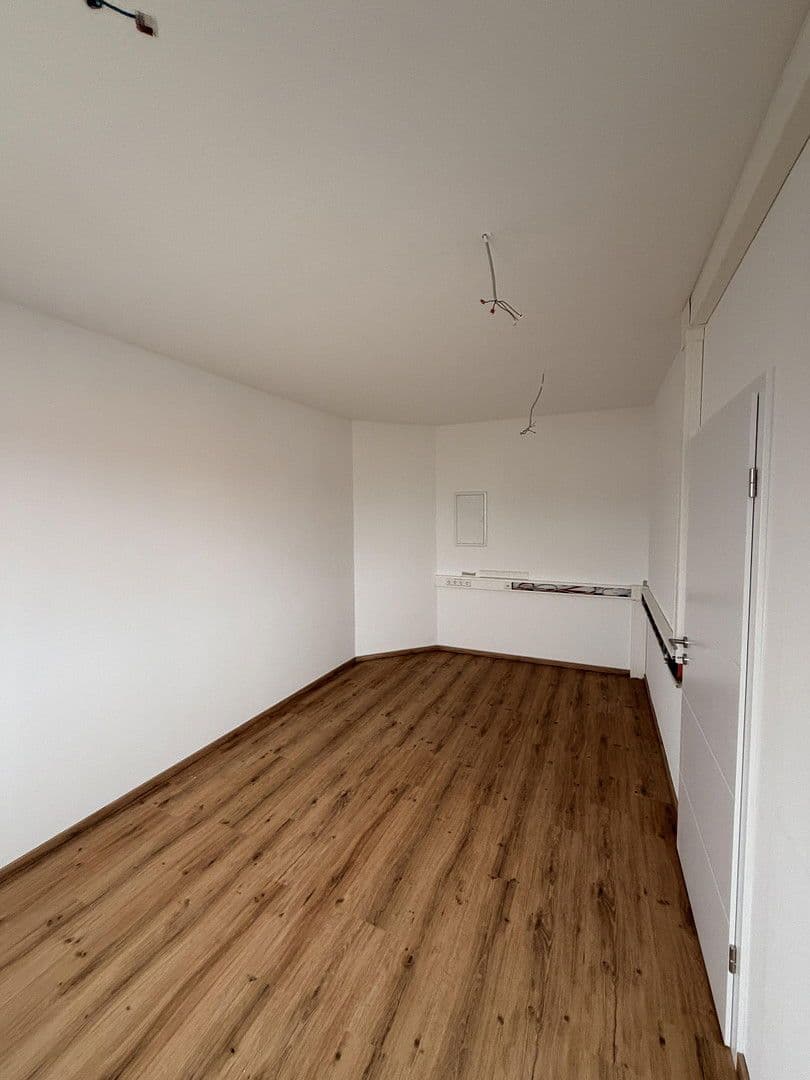 Pronájem kanceláře 190 m², Bellenberg, Bavorsko Pronájem kanceláře 190 m², Bellenberg, Bavorsko