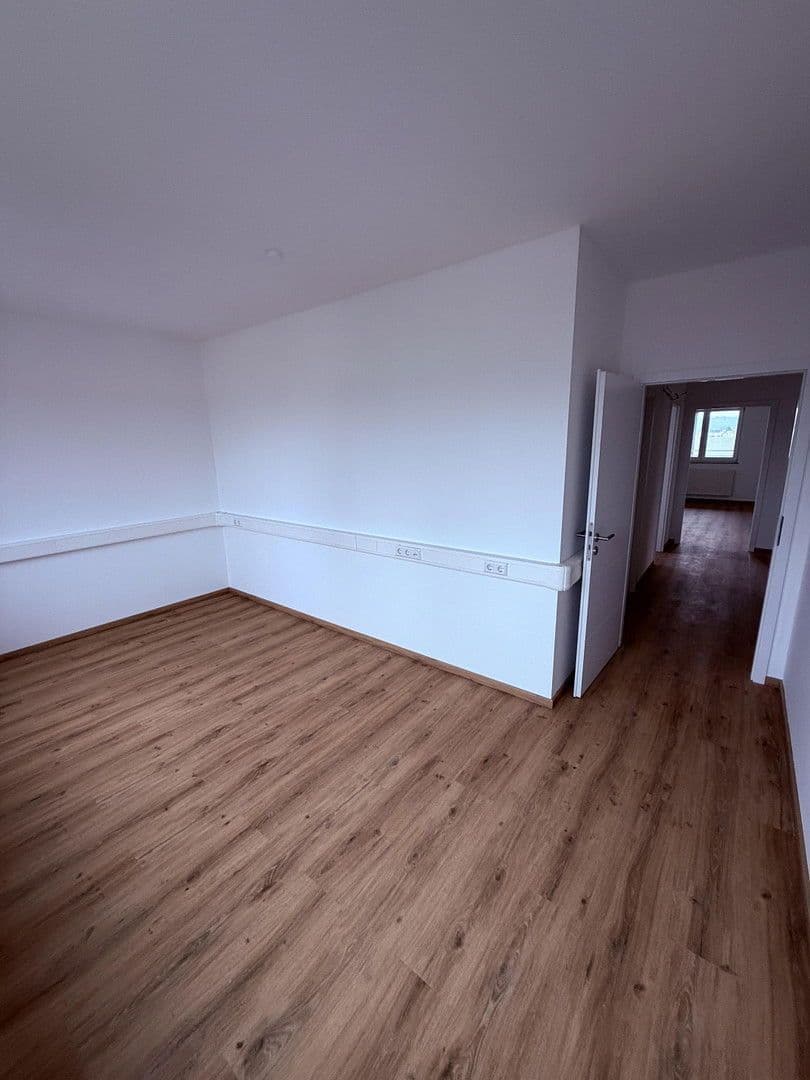 Pronájem kanceláře 190 m², Bellenberg, Bavorsko Pronájem kanceláře 190 m², Bellenberg, Bavorsko