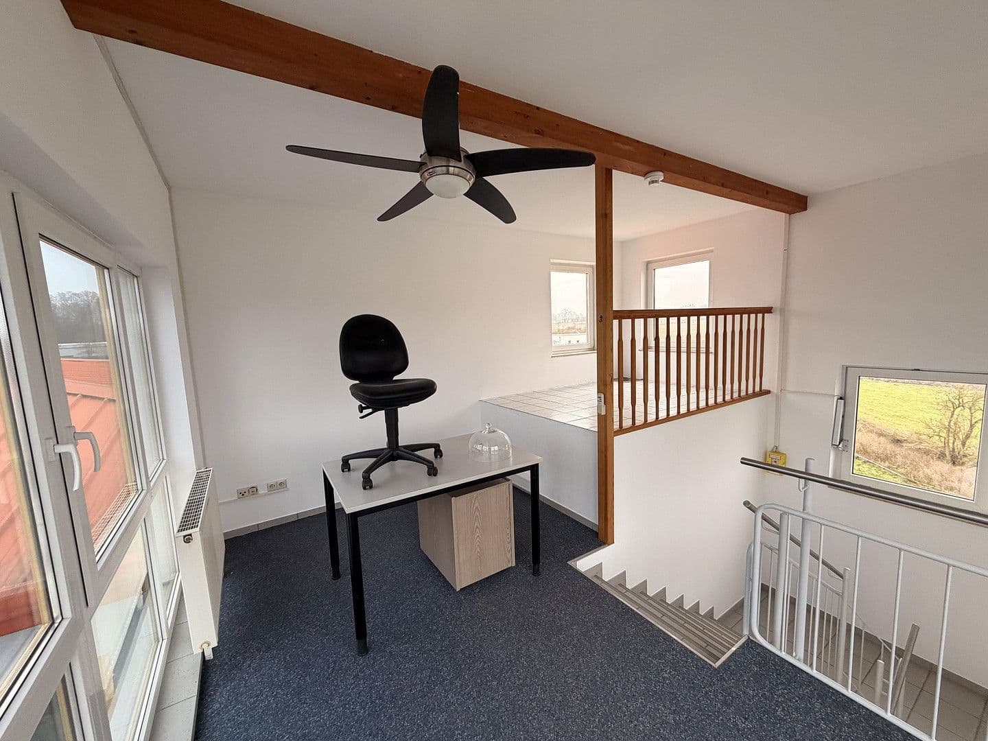 Pronájem kanceláře 190 m², Bellenberg, Bavorsko Pronájem kanceláře 190 m², Bellenberg, Bavorsko