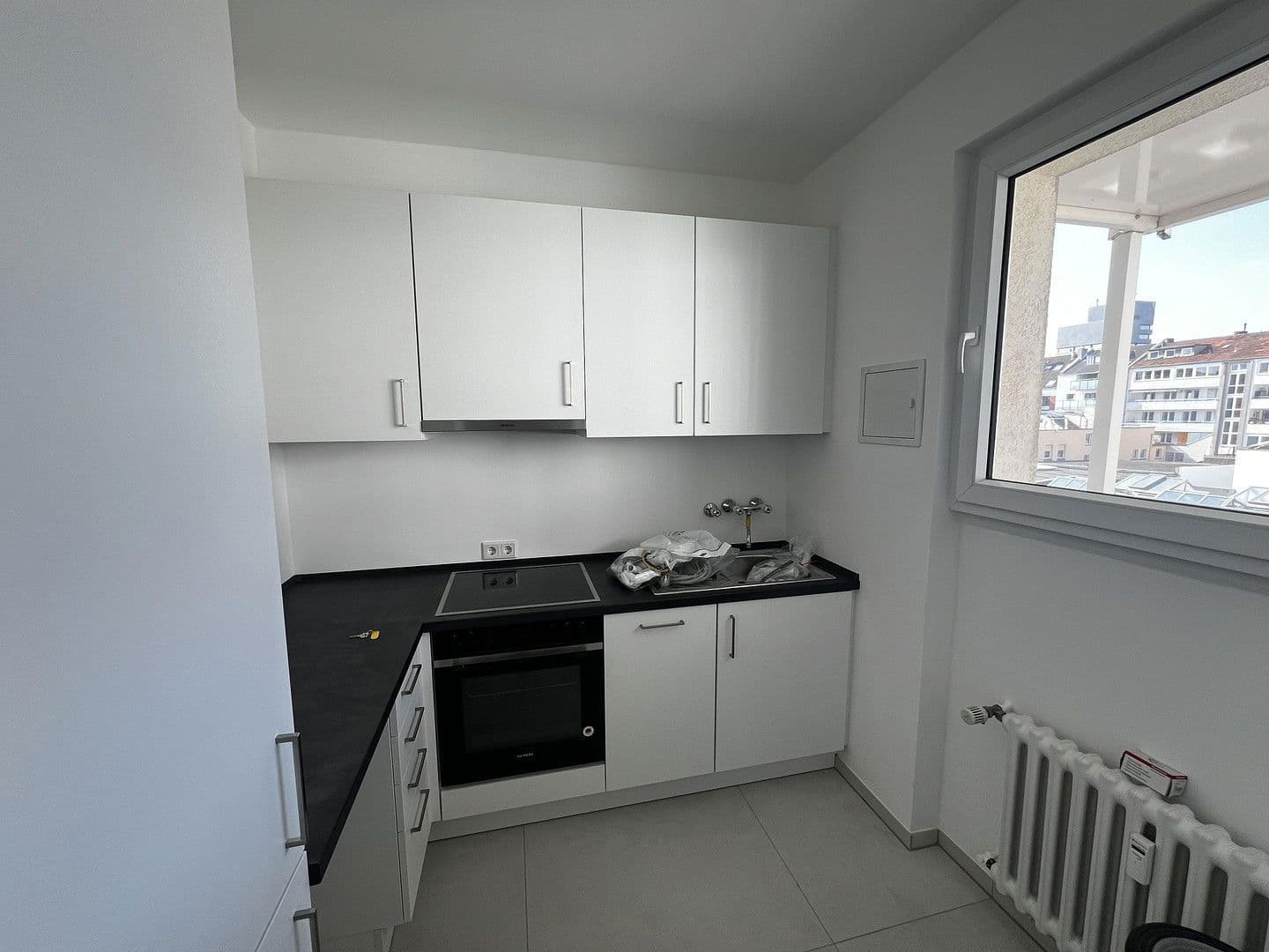 Pronájem bytu 3+1 95 m², Corneliusstr. 1, Düsseldorf, Severní Porýní-Vestfálsko Pronájem bytu 3+1 95 m², Corneliusstr. 1, Düsseldorf, Severní Porýní-Vestfálsko