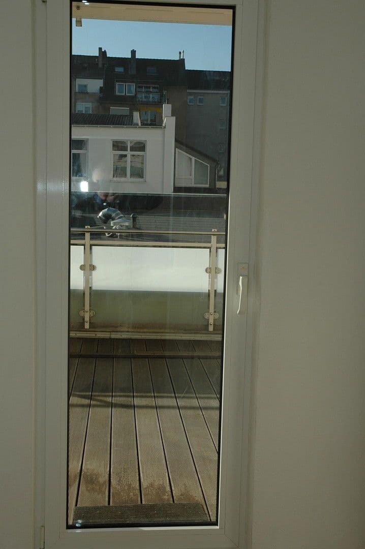 Pronájem bytu 3+1 95 m², Corneliusstr. 1, Düsseldorf, Severní Porýní-Vestfálsko Pronájem bytu 3+1 95 m², Corneliusstr. 1, Düsseldorf, Severní Porýní-Vestfálsko