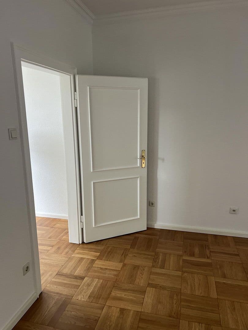 Pronájem bytu 3+1 95 m², Corneliusstr. 1, Düsseldorf, Severní Porýní-Vestfálsko Pronájem bytu 3+1 95 m², Corneliusstr. 1, Düsseldorf, Severní Porýní-Vestfálsko