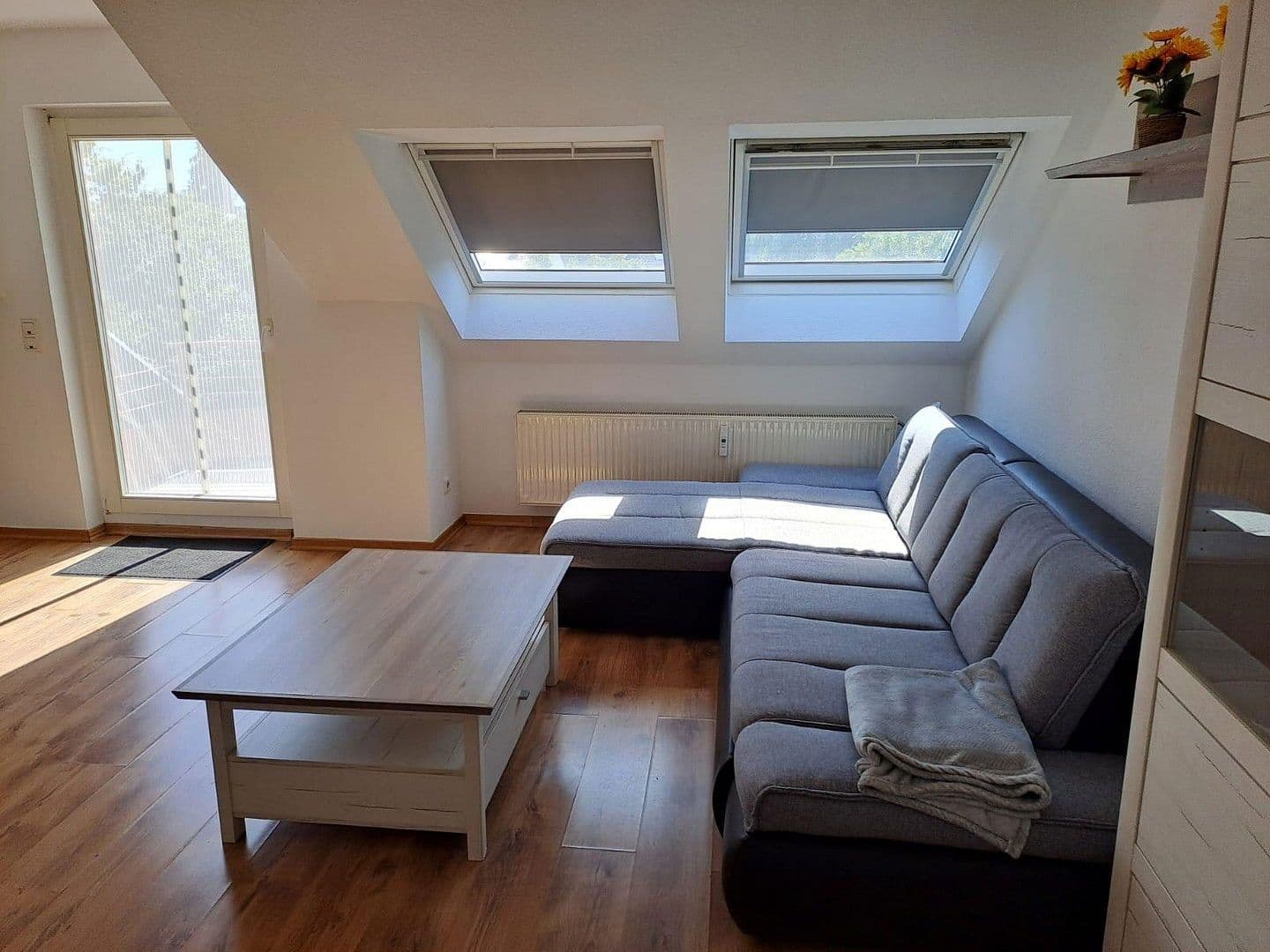 Pronájem bytu 1+1 35 m², Düsseldorf, Severní Porýní-Vestfálsko Pronájem bytu 1+1 35 m², Düsseldorf, Severní Porýní-Vestfálsko