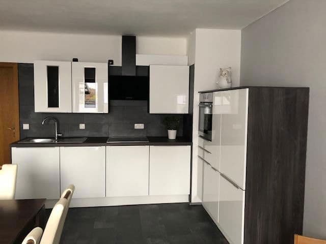 Pronájem domu 230 m², pozemek 3.500 m², Kombergstraße 16, Meißner, Hessen Pronájem domu 230 m², pozemek 3.500 m², Kombergstraße 16, Meißner, Hessen