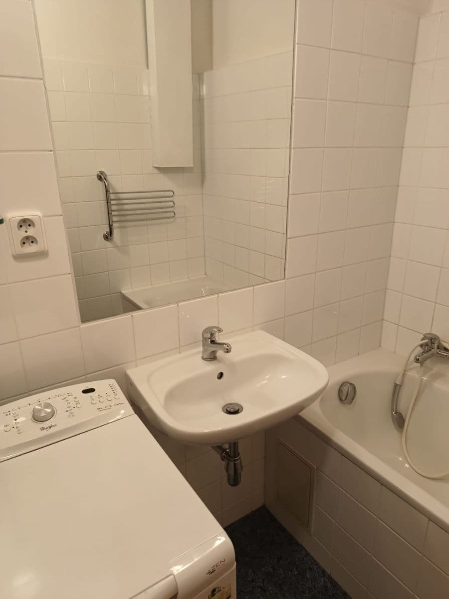 Pronájem bytu 1+1 37 m², Štúrova, Praha, Praha Pronájem bytu 1+1 37 m², Štúrova, Praha, Praha