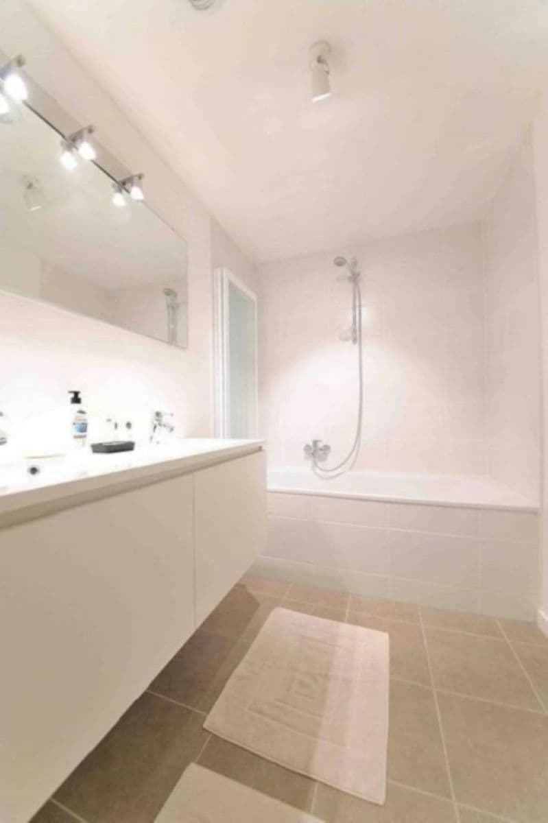 Pronájem bytu 2+1 71 m², Radnická, Brno, Jihomoravský kraj Pronájem bytu 2+1 71 m², Radnická, Brno, Jihomoravský kraj