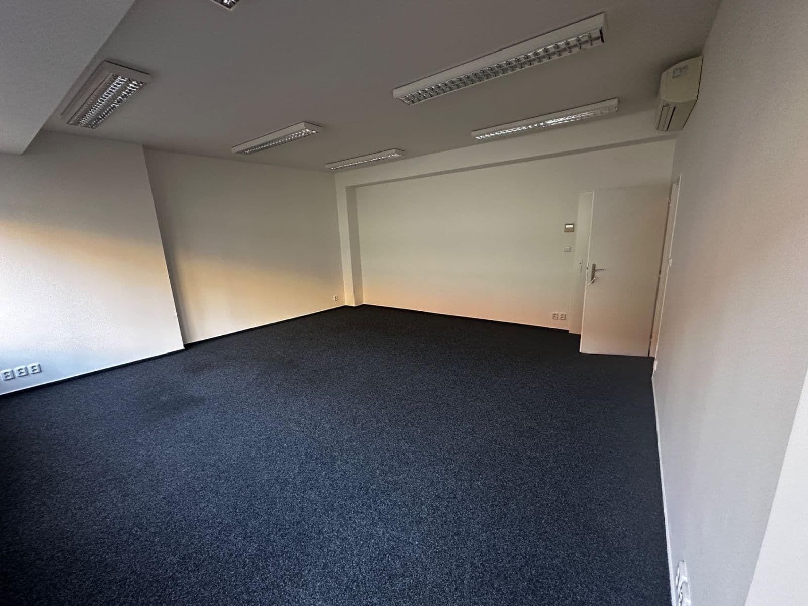 Pronájem kanceláře 33 m², Národní, Praha, Praha Pronájem kanceláře 33 m², Národní, Praha, Praha