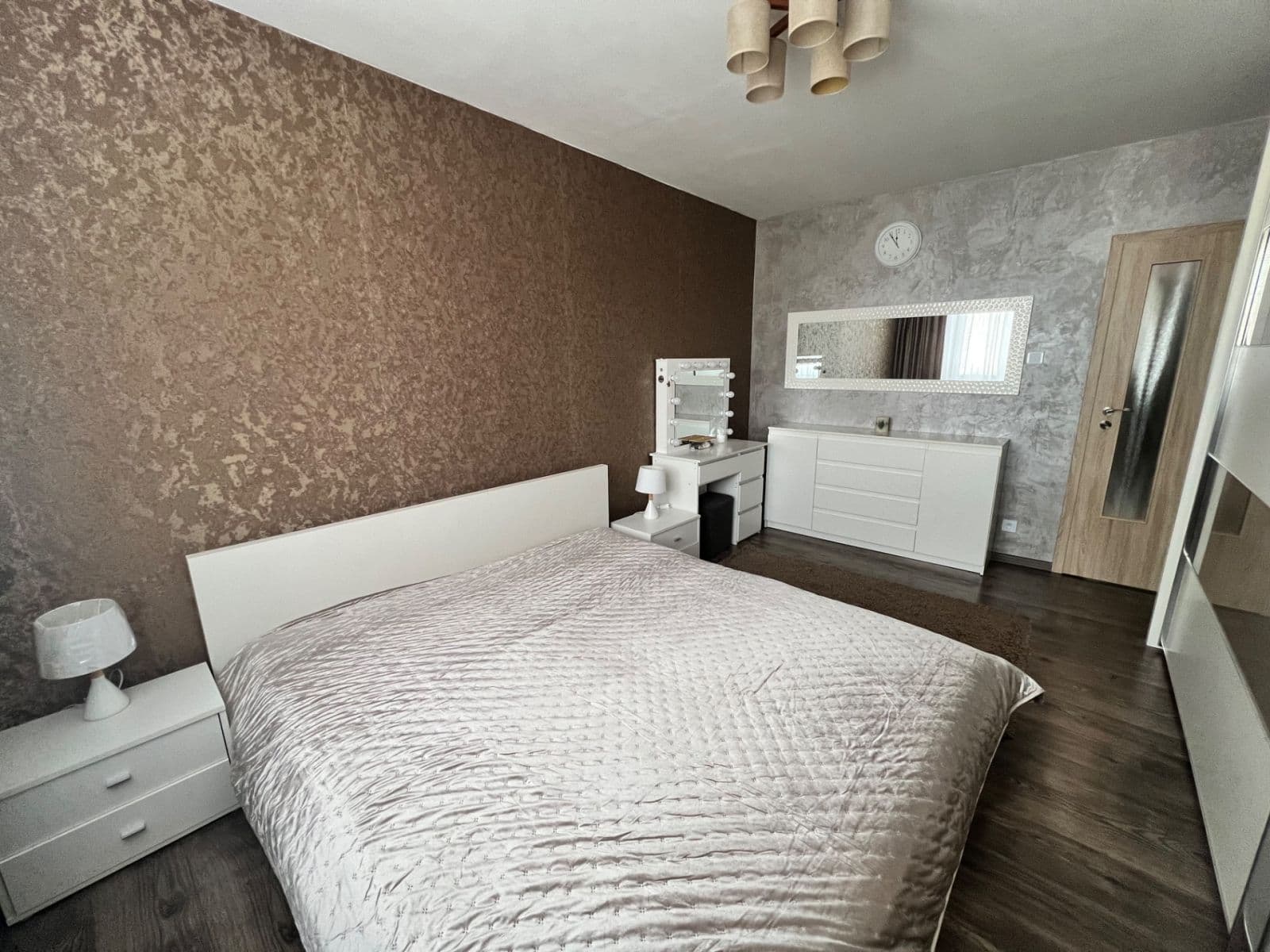 Prodej bytu 4+1 85 m², Budovatelů, Jablonec nad Nisou, Liberecký kraj Prodej bytu 4+1 85 m², Budovatelů, Jablonec nad Nisou, Liberecký kraj