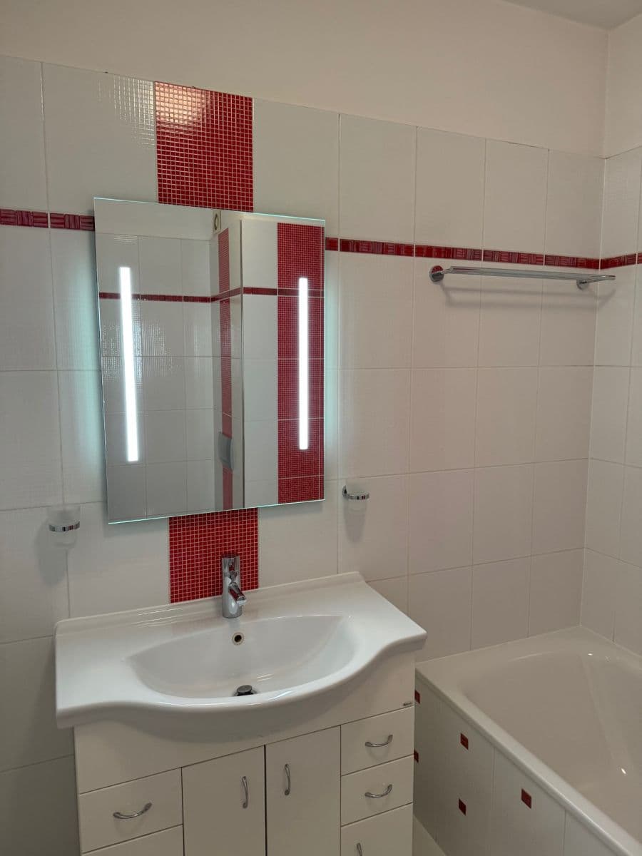 Pronájem bytu 3+1 104 m², Libínská, Praha, Praha Pronájem bytu 3+1 104 m², Libínská, Praha, Praha