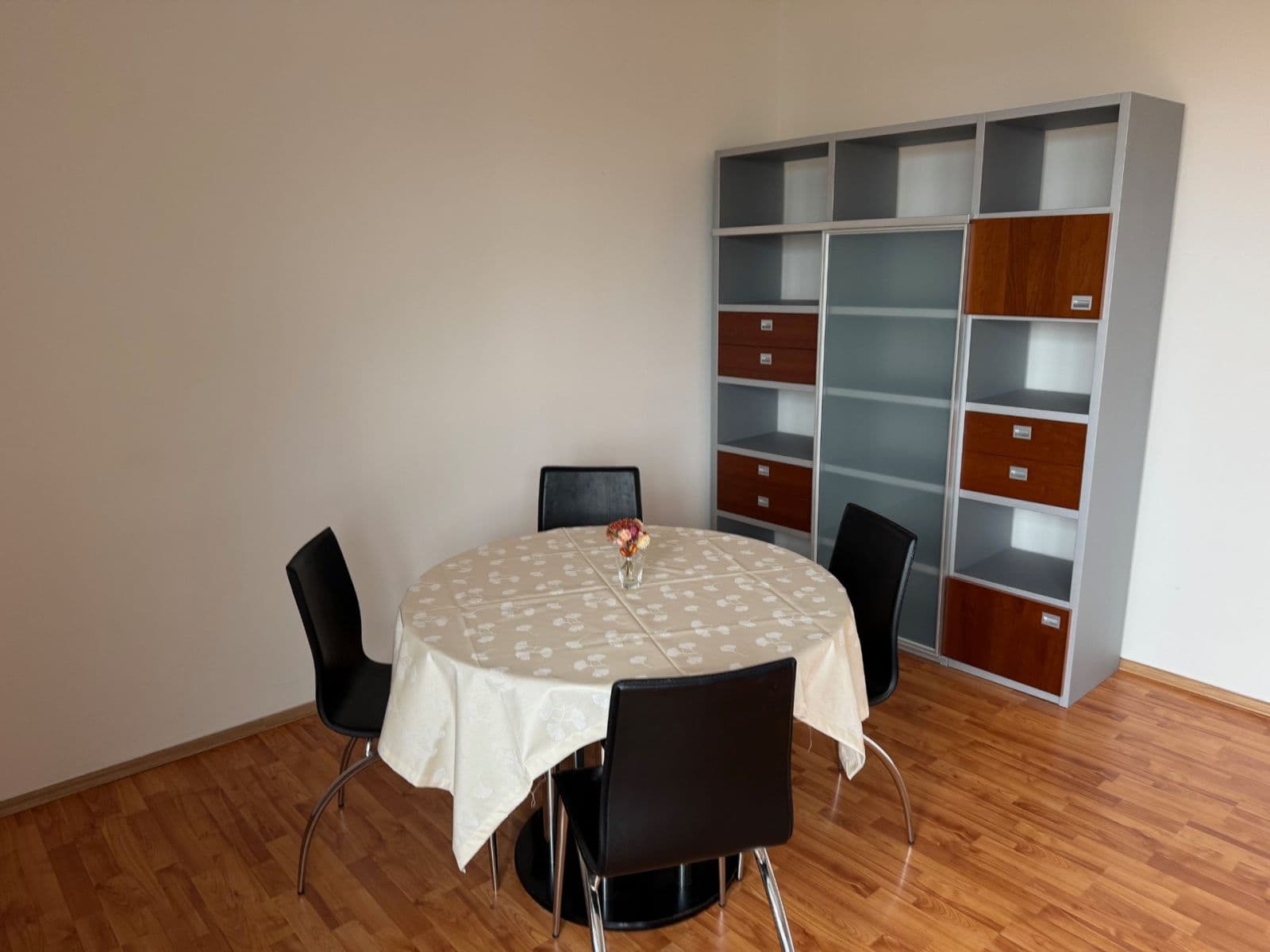 Pronájem bytu 3+1 104 m², Libínská, Praha, Praha Pronájem bytu 3+1 104 m², Libínská, Praha, Praha