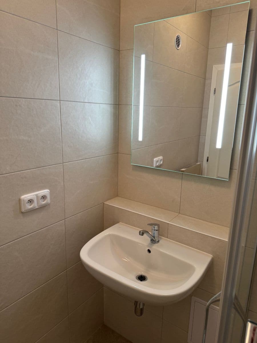 Pronájem bytu 3+1 104 m², Libínská, Praha, Praha Pronájem bytu 3+1 104 m², Libínská, Praha, Praha