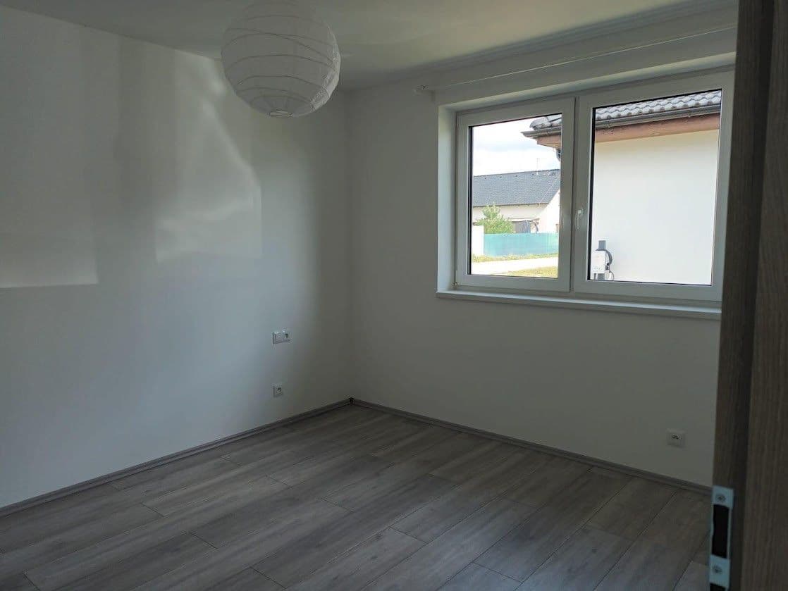 Pronájem bytu 2+kk 49 m², U Luk, Tišice, Středočeský kraj Pronájem bytu 2+kk 49 m², U Luk, Tišice, Středočeský kraj