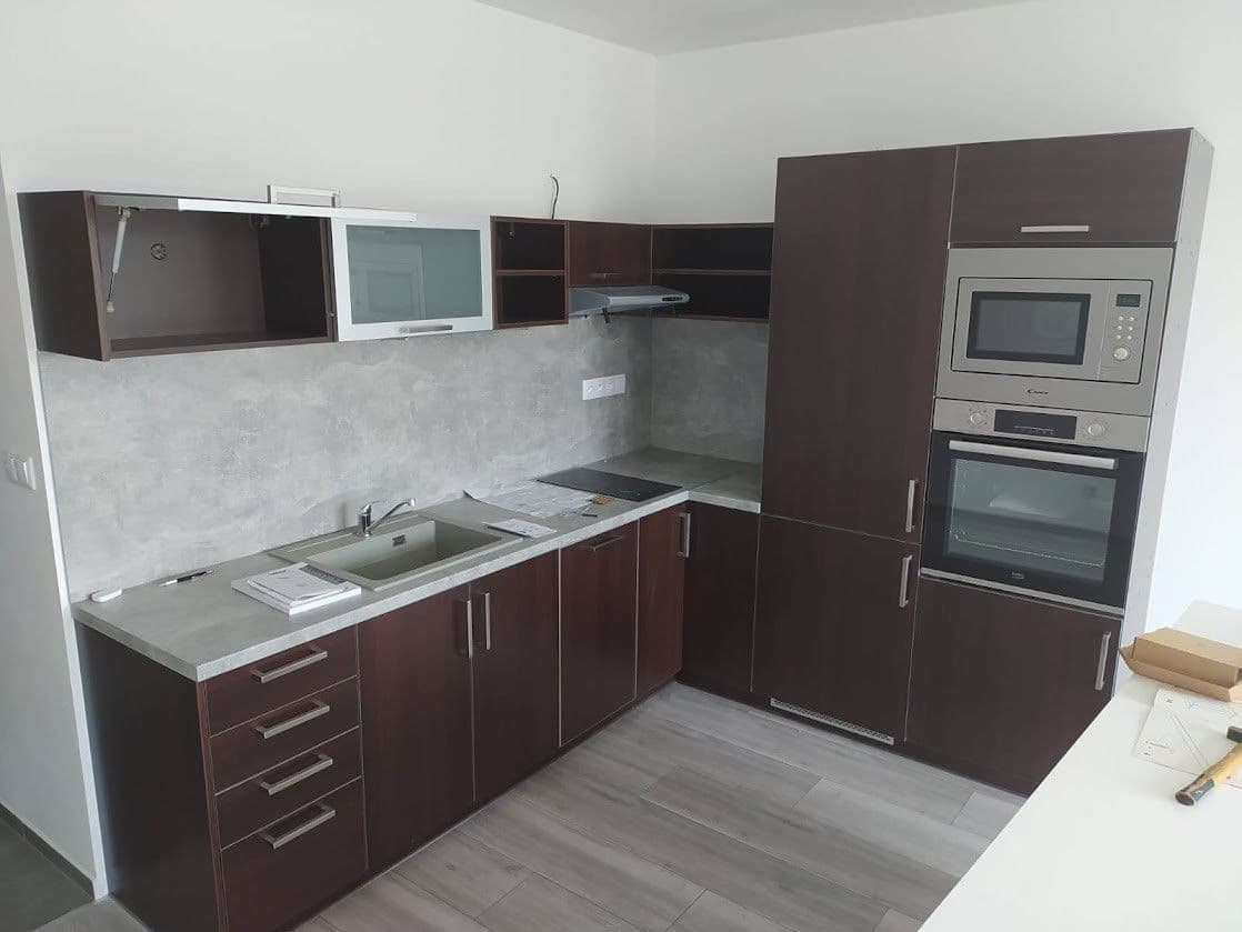 Pronájem bytu 2+kk 49 m², U Luk, Tišice, Středočeský kraj Pronájem bytu 2+kk 49 m², U Luk, Tišice, Středočeský kraj