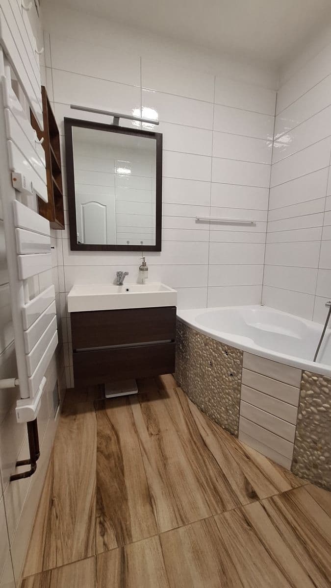 Prodej bytu 4+1 82 m², Nad Kapličkou, Praha, Praha Prodej bytu 4+1 82 m², Nad Kapličkou, Praha, Praha