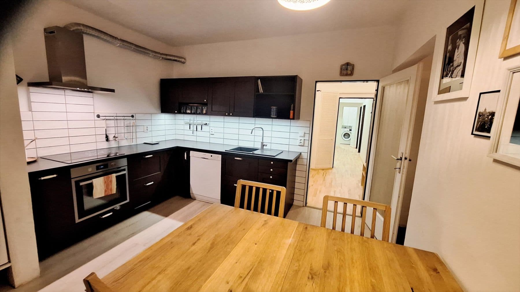 Prodej bytu 4+1 82 m², Nad Kapličkou, Praha, Praha Prodej bytu 4+1 82 m², Nad Kapličkou, Praha, Praha