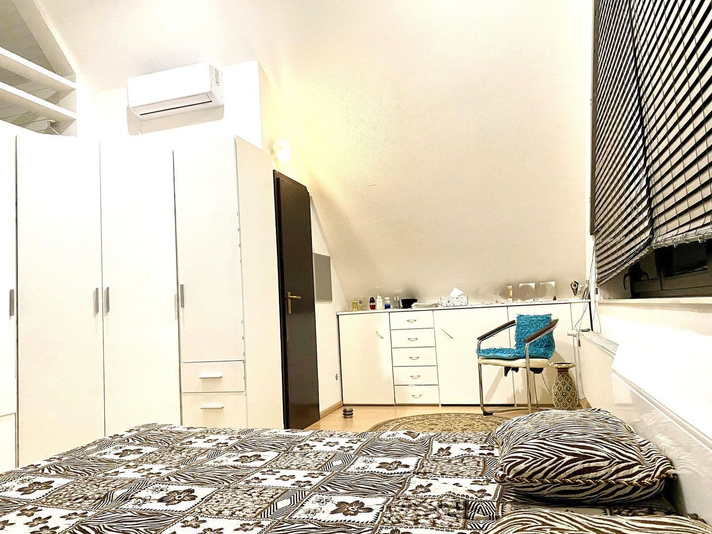 Prodej domu 121 m², pozemek 219 m², Am Uhlensterz 2, Oberhausen, Severní Porýní-Vestfálsko Prodej domu 121 m², pozemek 219 m², Am Uhlensterz 2, Oberhausen, Severní Porýní-Vestfálsko